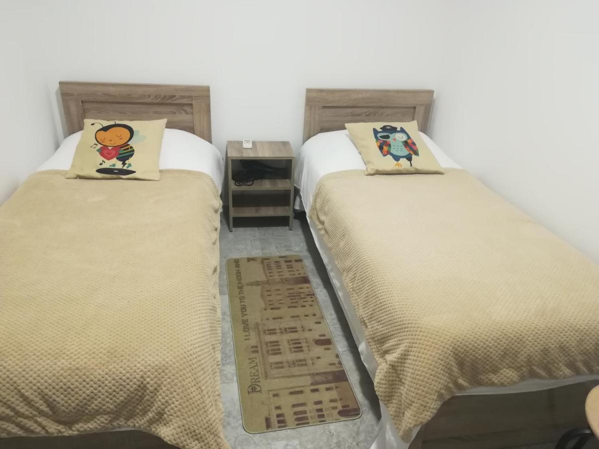 Family Нotel Banuri كوتايسي الغرفة الصورة